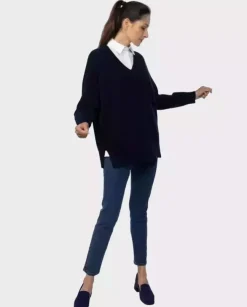 Granatowy sweter z kaszmiru