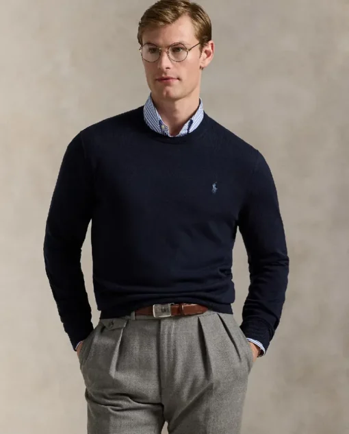 Granatowy sweter z logo