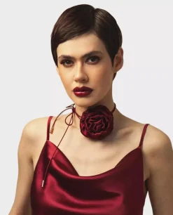 Jedwabny bordowy chocker z różą
