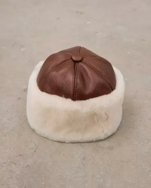Karmelowa czapka z kożuchem