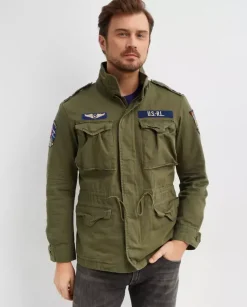 Kurtka militarna z naszywkami
