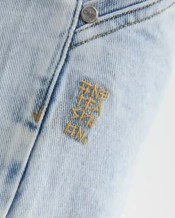 Niebieskie jeansy w typie cargo