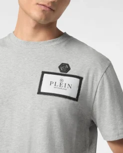Szary t-shirt z okrągłym dekoltem