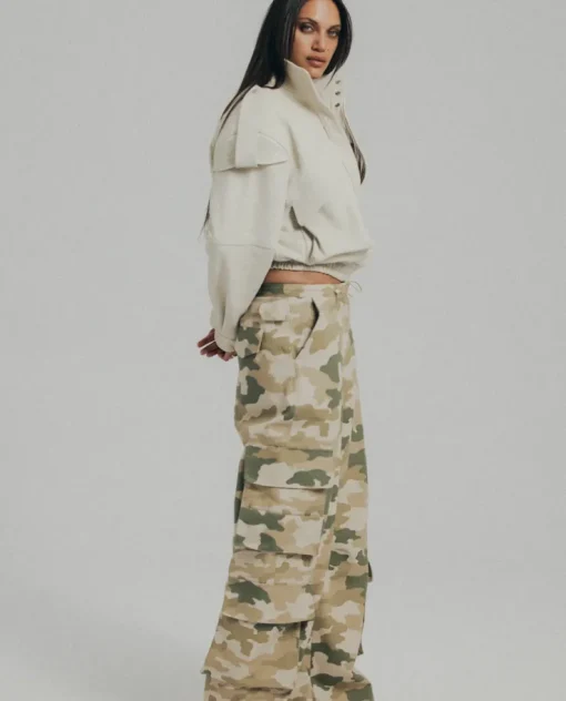 Szerokie spodnie cargo Camo