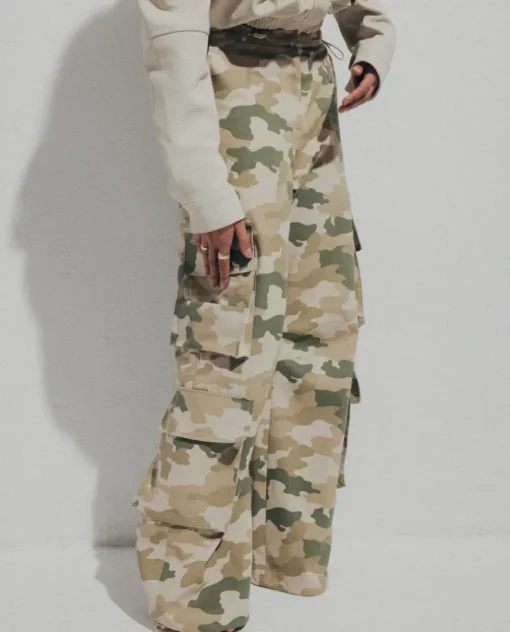 Szerokie spodnie cargo Camo